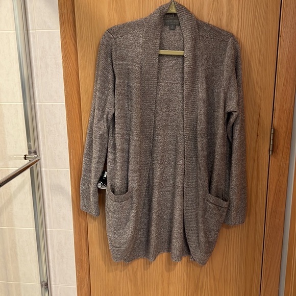 Barefoot Dreams cardigan. EUC - Picture 4 of 5